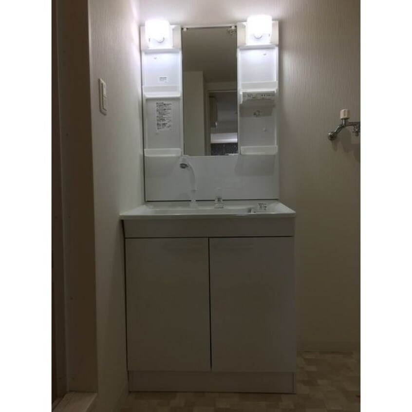  メニーズコート新道東