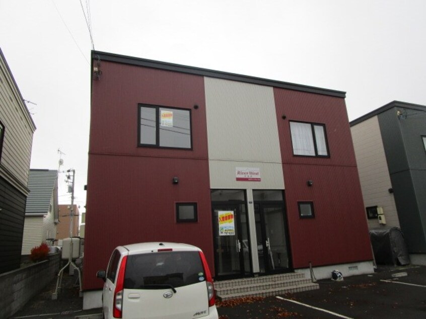  リヴァーウエスト参番館