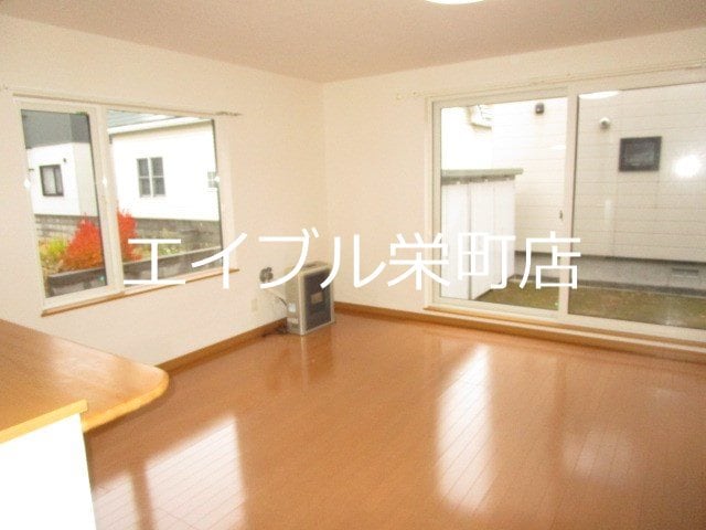  リヴァーウエスト参番館