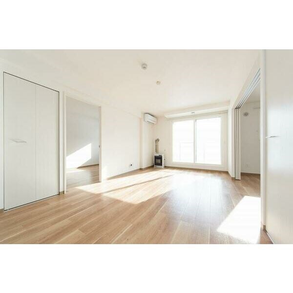  NOBLE　Charmant（ノーブルシャルマン）