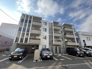 メニーズコート栄町プレミア