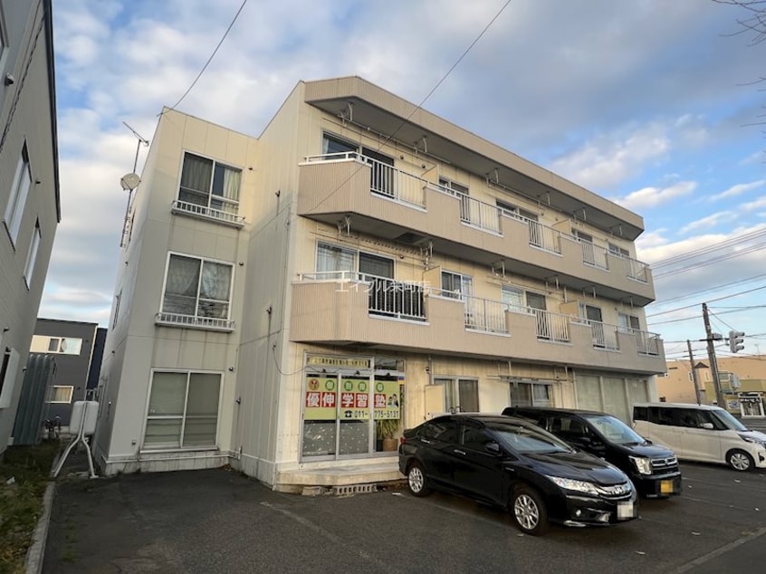  ラヴァンスコート