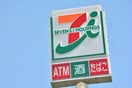 ｾﾌﾞﾝｲﾚﾌﾞﾝ 石狩花川南7条店(コンビニ)まで801m フルール・エス