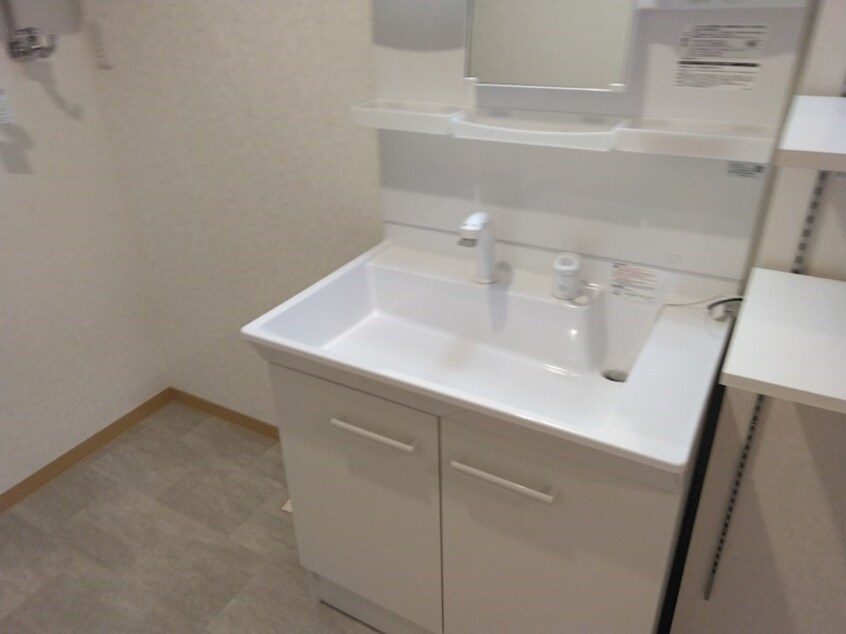  北73　新琴似2条線/新川西3条3丁目 2階 築1年