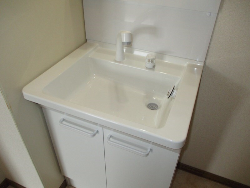  ハイツニシカワ