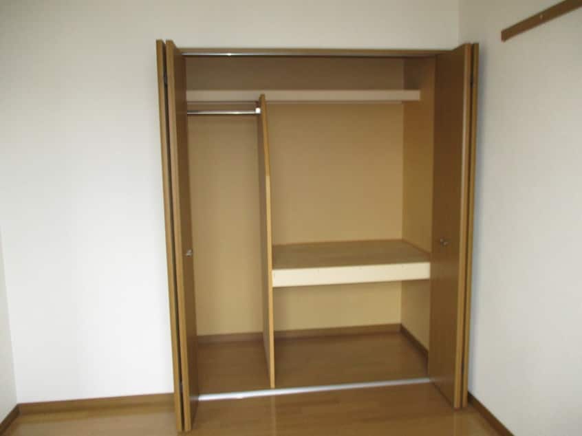  ハイツニシカワ