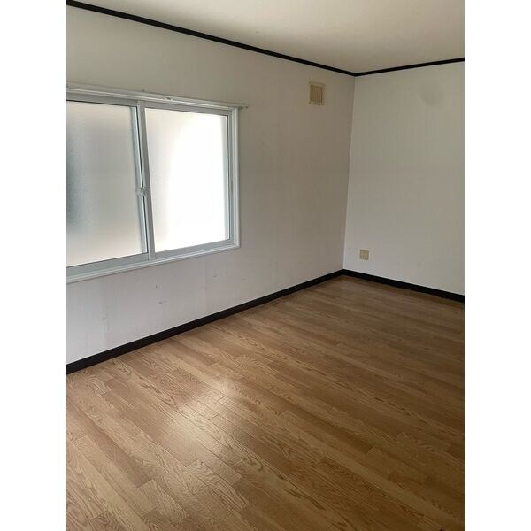  北郷2条11丁目3-38貸家