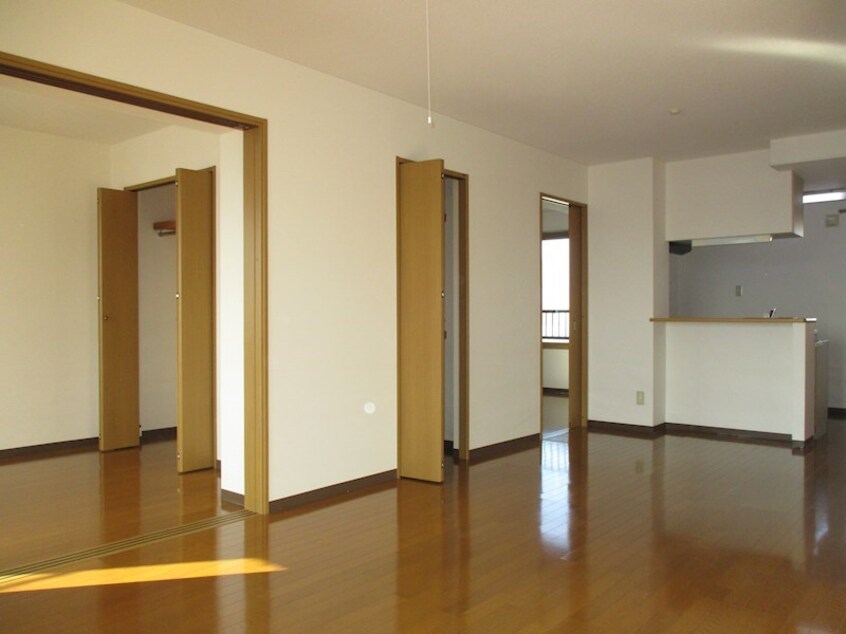  ノースリヴァ.E