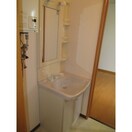  シャルル・ド・アベニュー