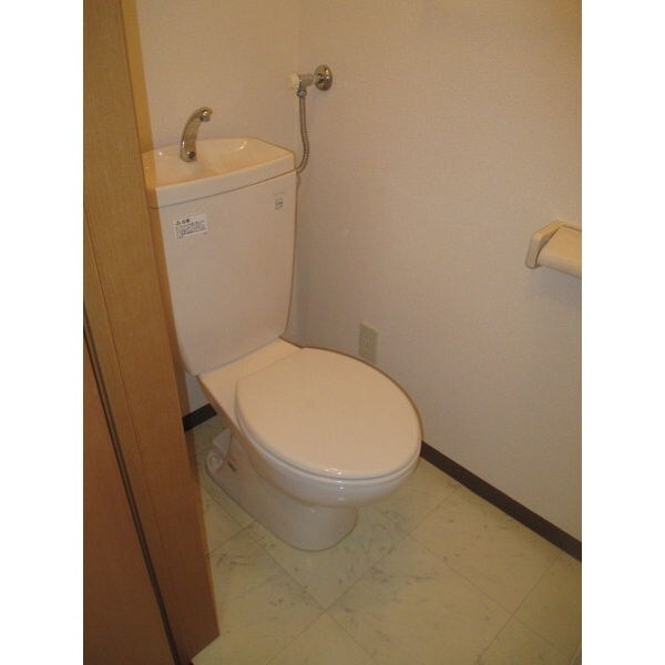  シャルル・ド・アベニュー