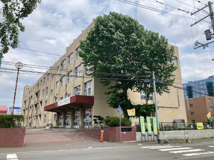 札幌市立大谷地小学校(小学校)まで736m SILENT HILLS
