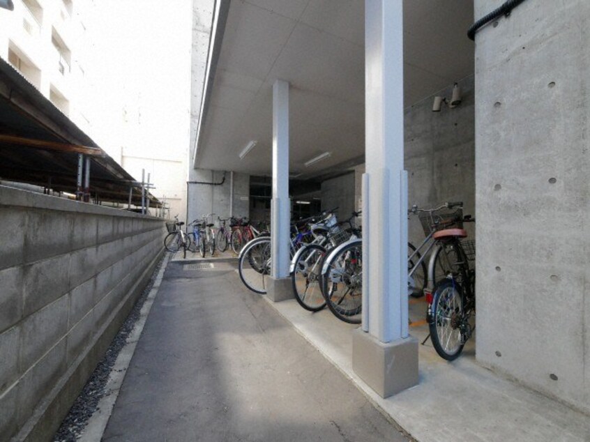  イリオスエフタ