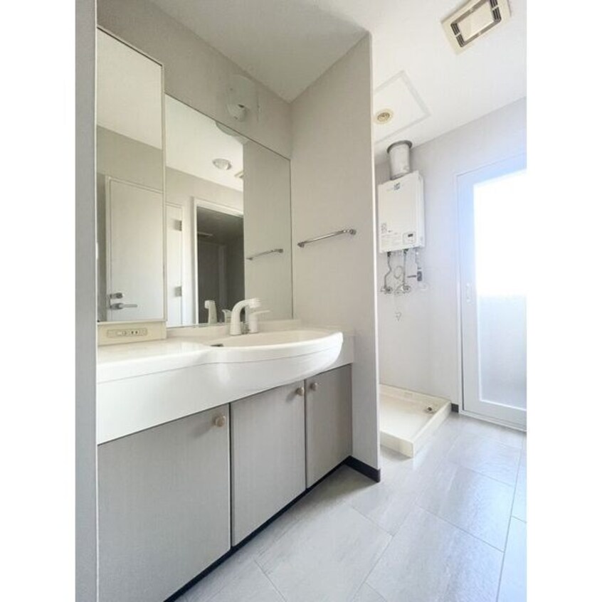  東海プラザ白石