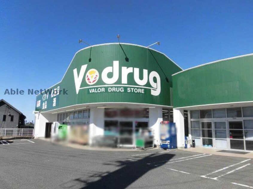 V・drug桃花台店(ドラッグストア)まで2044m リュミエール　Ａ・Ｂ・Ｃ