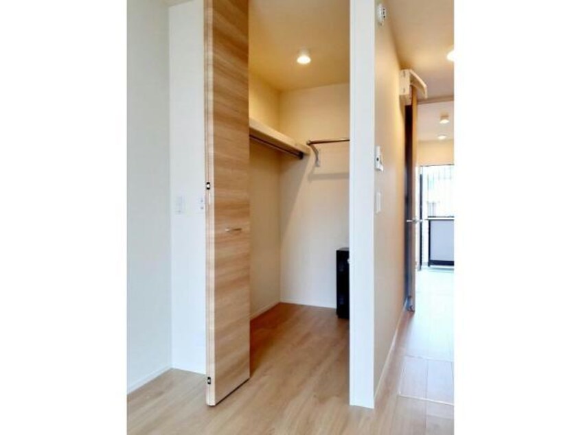 ※別室、参考写真（反転） エマーブル