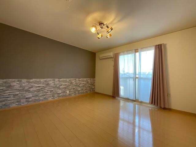  RESIDENCE SAKOH 8 A棟