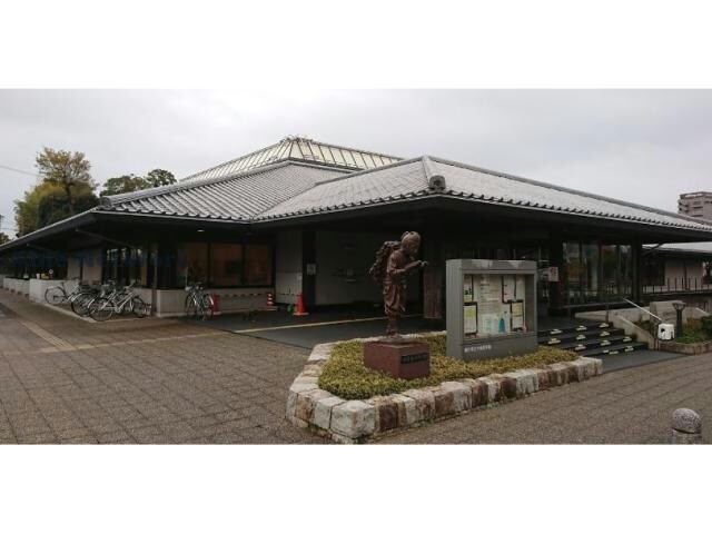 掛川市立中央図書館(図書館)まで1095m グランドール柳Ａ