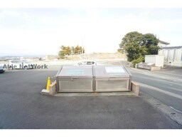 敷地内ゴミ捨て場