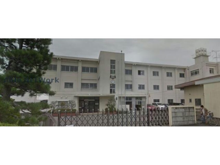 掛川市立西山口小学校(小学校)まで1058m グランドパレス宮西