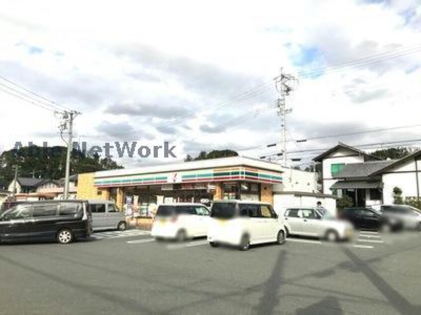 セブンイレブン掛川杉谷店(コンビニ)まで764m 東海道本線/掛川駅 車移動　8分2.9km 1階 築17年