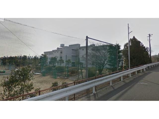 掛川市立西中学校(中学校/中等教育学校)まで1290m ラッフィナートアロッジオ