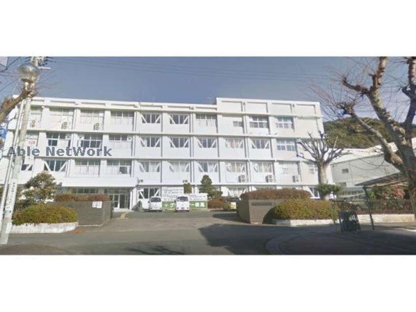 静岡県立横須賀高校(高等学校/高等専門学校)まで2062m ラベンダータウンB棟