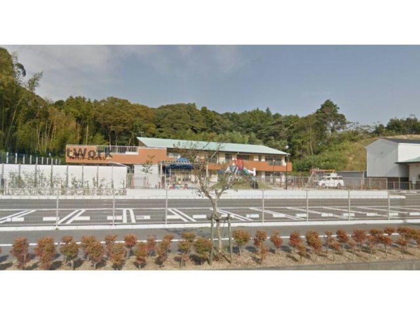 子育てセンターとものもり(幼稚園/保育園)まで869m レジェント・ヒルC