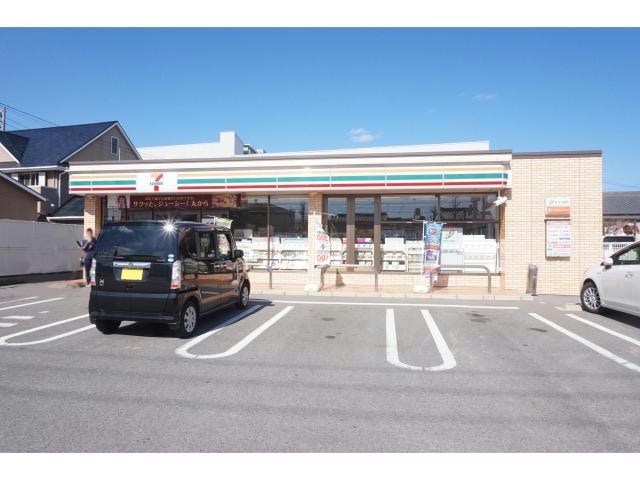 セブンイレブン蒲郡旭町店(コンビニ)まで589m リッツハウス