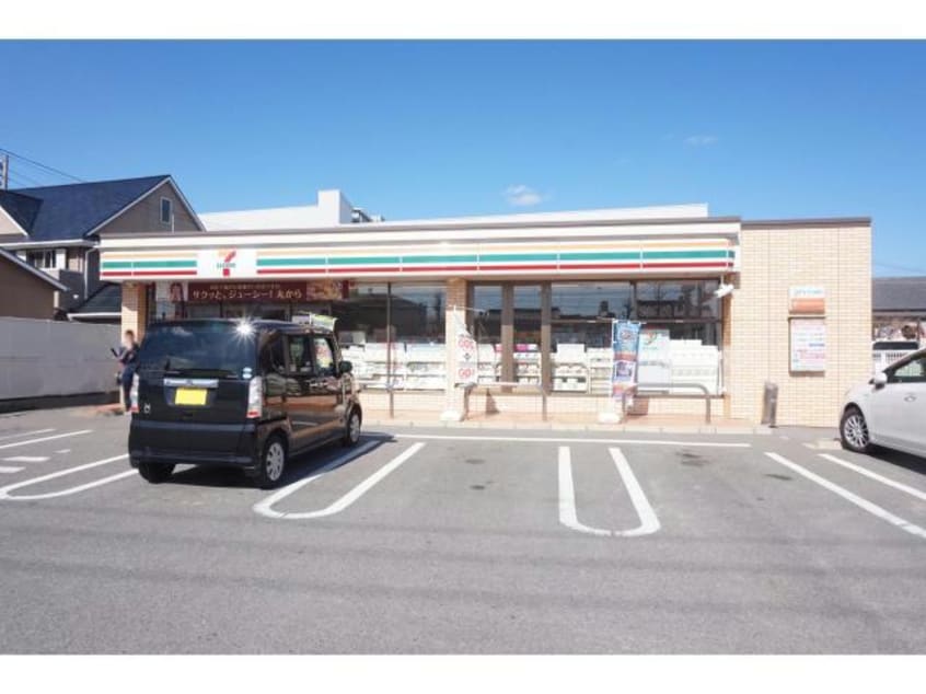 セブンイレブン蒲郡旭町店(コンビニ)まで589m リッツハウス