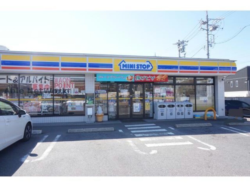 ミニストップ蒲郡緑町店(コンビニ)まで74m グランショコラ