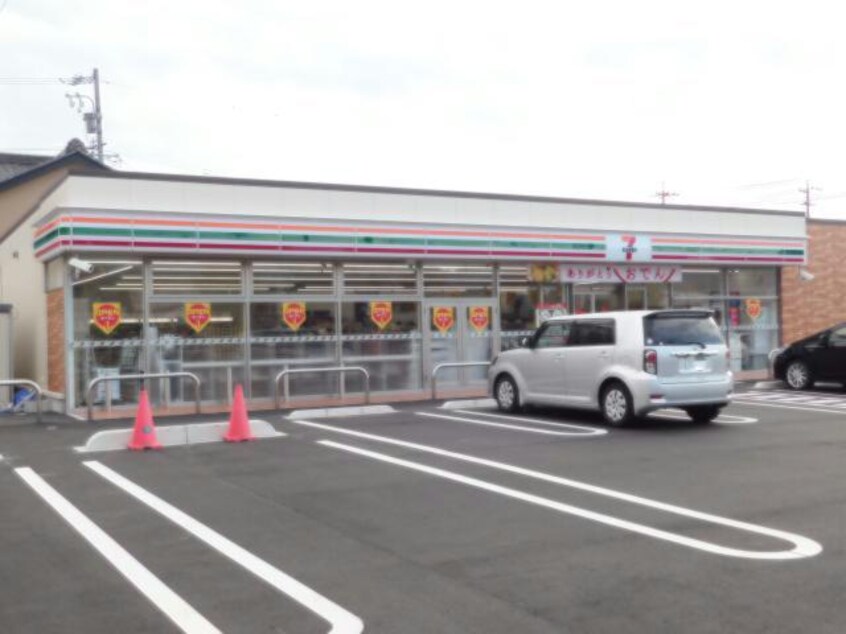 セブンイレブン蒲郡三谷北通3丁目店(コンビニ)まで650m レセンテ須田Ａ