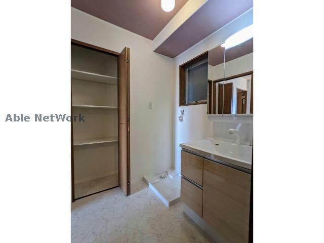  Riviest（リヴィエスト）