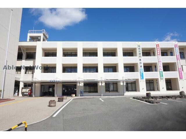 蒲郡市役所(役所)まで887m Riviest（リヴィエスト）