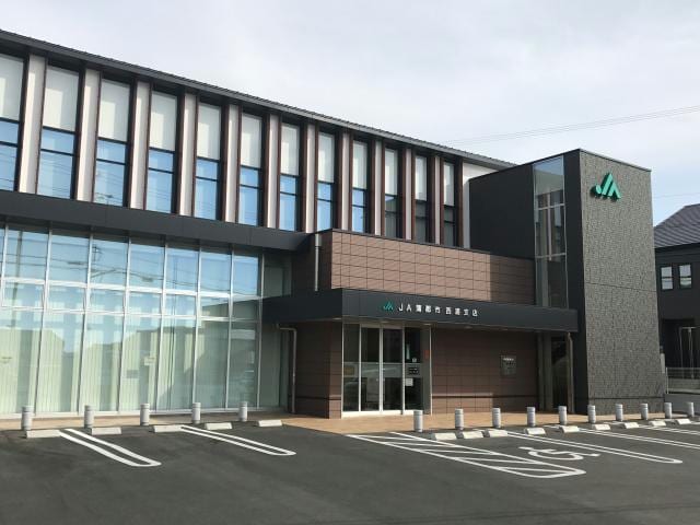 JA蒲郡市西浦支店(銀行)まで402m シャ・シアン