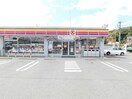 ファミリーマート幸田深溝店(コンビニ)まで907m シャルム