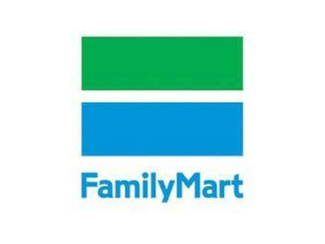 ファミリーマート豊川伊奈町店(コンビニ)まで739m Noir Blanc