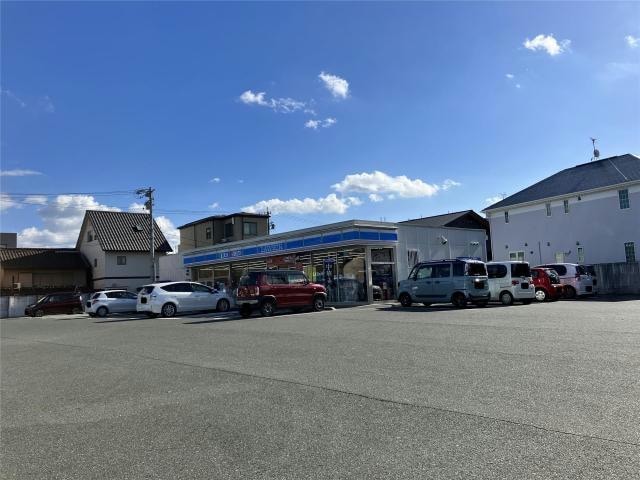 ローソン豊川古宿店(コンビニ)まで473m セジュール二見A
