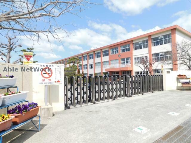 幸田町立中央小学校(小学校)まで434m メゾン・ド・プルメリア　A