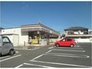 セブンイレブン西尾徳次町店(コンビニ)まで812m ジュネス八ツ面E棟