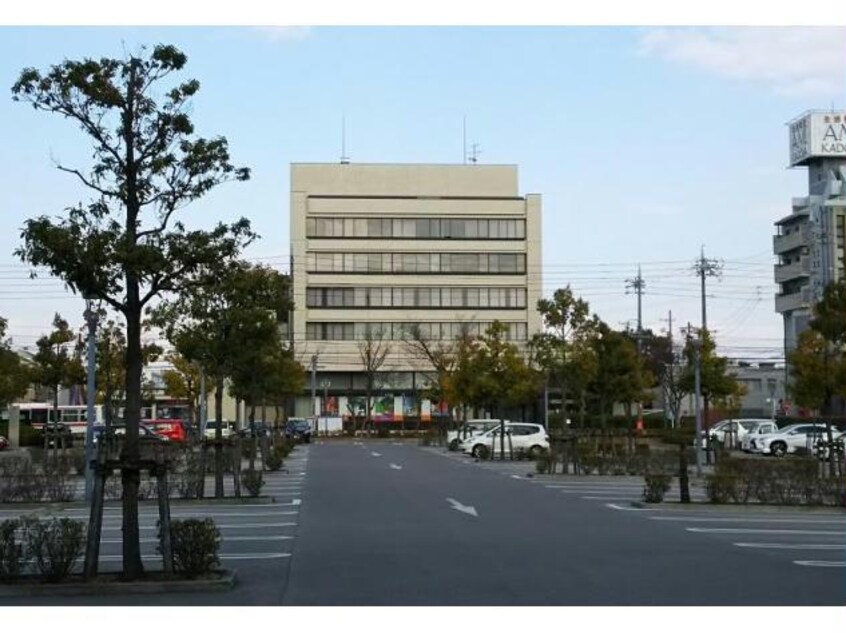 西尾信用金庫本店(銀行)まで1689m ジュネス八ツ面E棟
