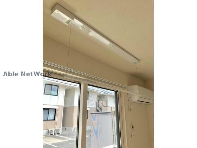 室内物干し ヴィラ・ロワイヤル　六番館