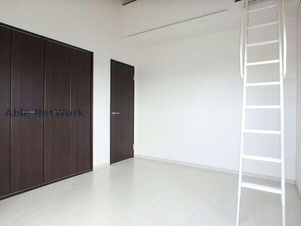 2階洋室　6.9帖 リアン　ファミリオ