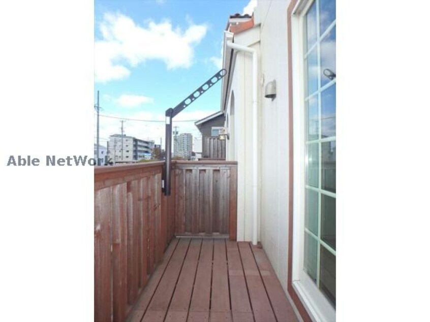 1階ウッドデッキ リアン　ファミリオ