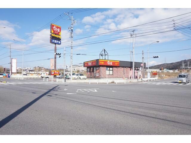 すき家248号幸田大草店(ファストフード)まで435m ベルパーク丸山F棟