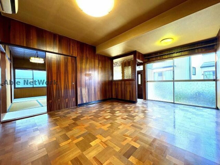 洋室11.5帖 蒲郡市神明町貸家