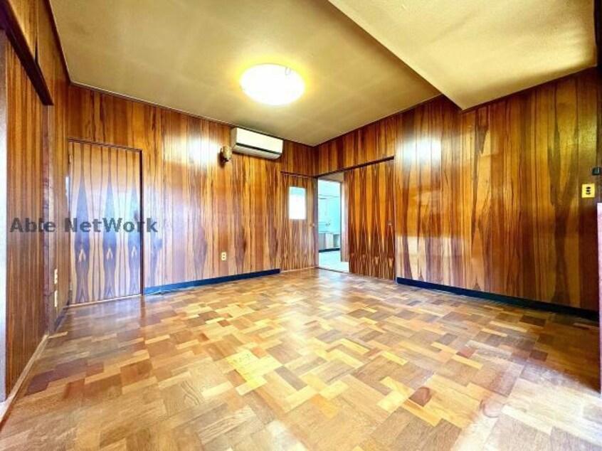 洋室11.5帖 蒲郡市神明町貸家