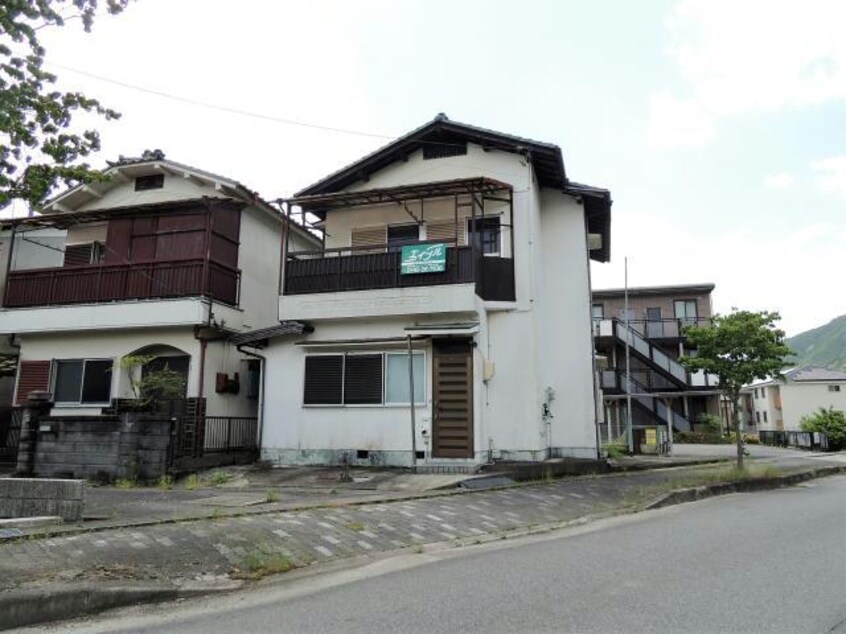  朝日町貸家