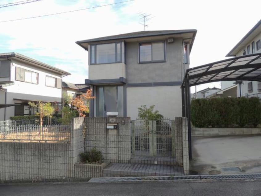  つつじが丘北8番町貸家