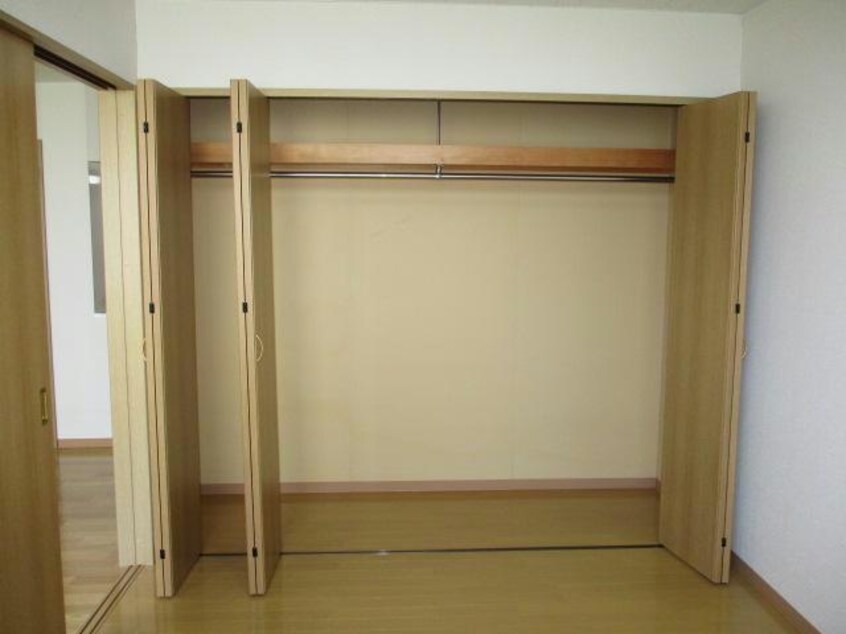  プラス32