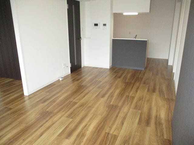  クレストパレス